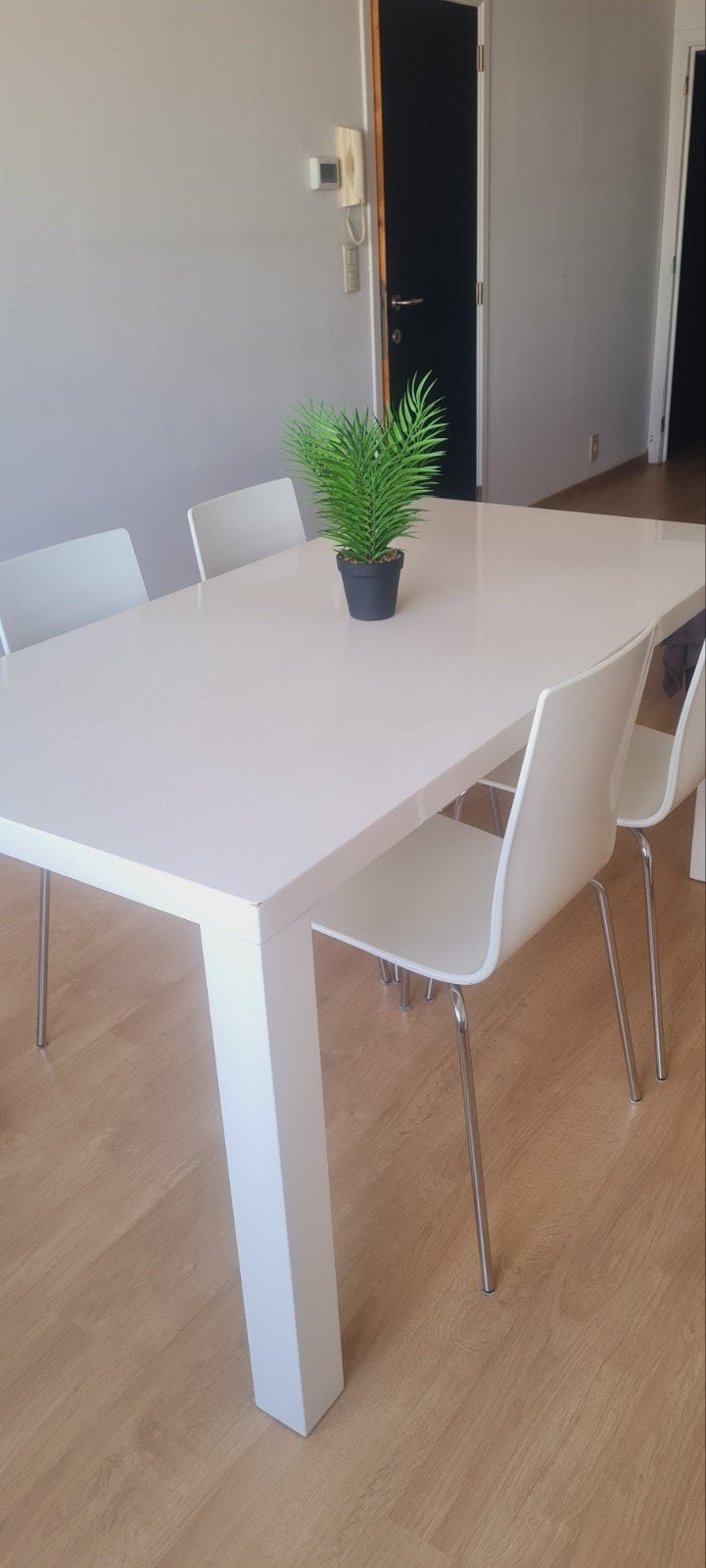 Wit gelakte tafel met 6 stoelen, Huis en Inrichting, Ophalen