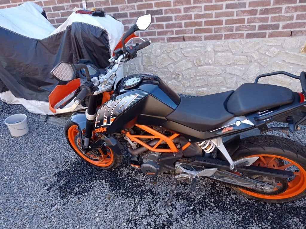 KTM 390 Duke à l'état de neuf !, Motos, 390 cm³, 12 à 35 kW, ABS, 1 cylindre