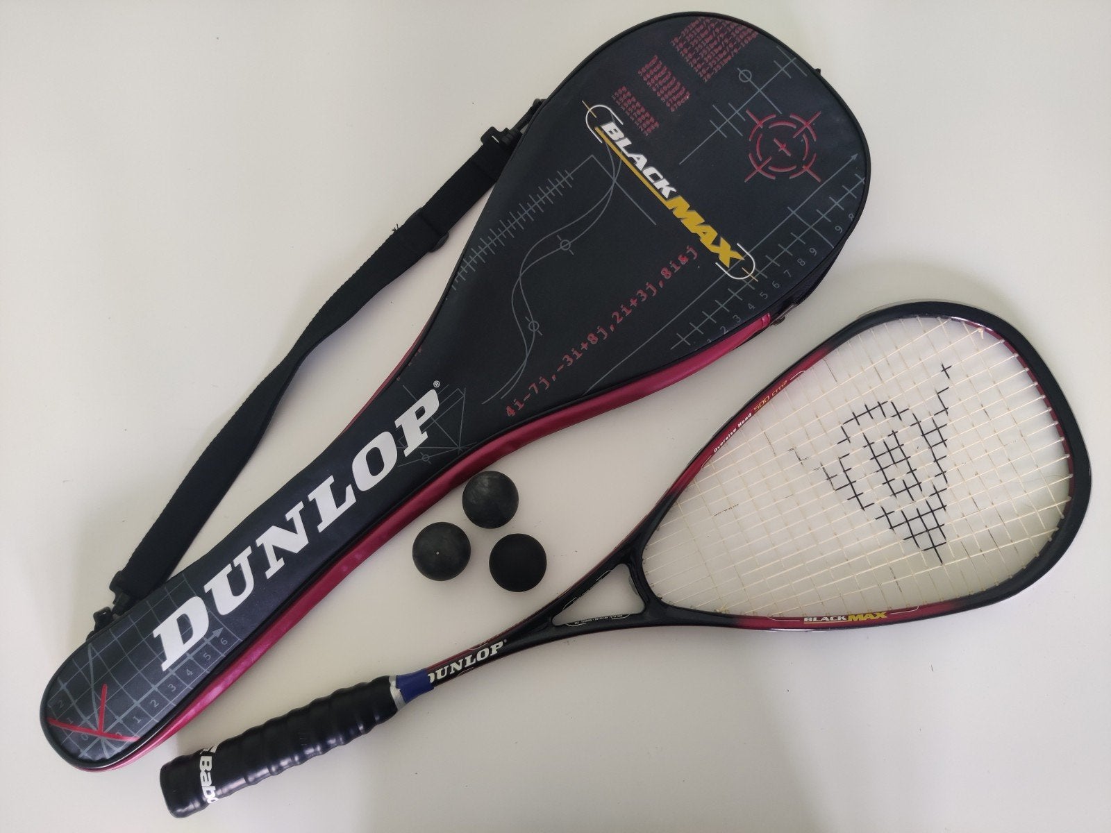 Dunlop squash racket met hoes, Sport en Fitness, Squash, Ophalen of Verzenden, Racket, Met hoes