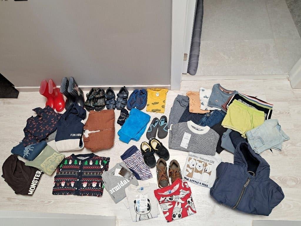 Pakket jongenskleding en schoenen in de maten 98-104, Kinderen en Baby's, Ophalen, Gebruikt, Maat 98