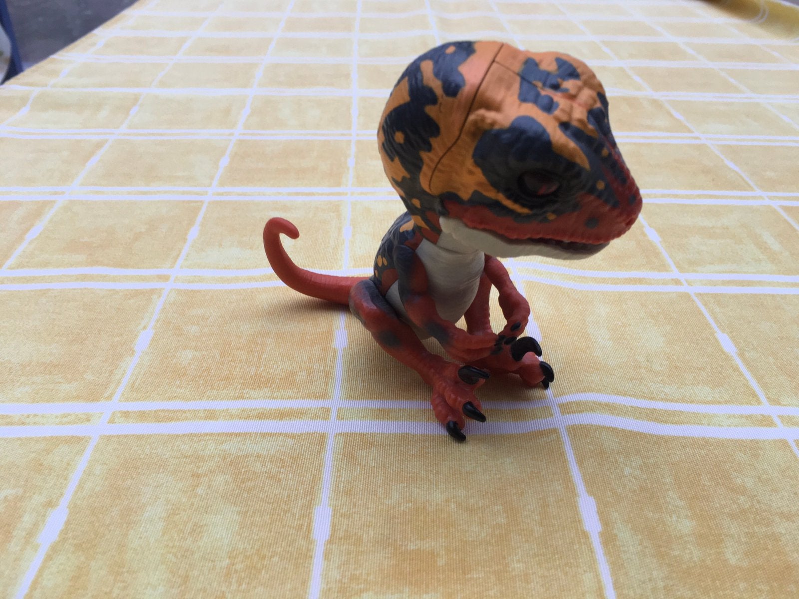 DINO - beweegbare kop/maakt geluiden, Ophalen, Zo goed als nieuw