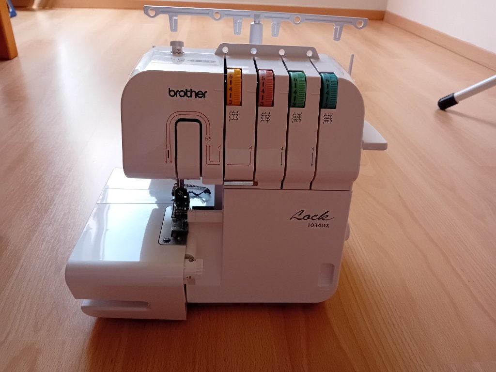 Overlocker Brother 1034dx, Enlèvement, Comme neuf, Surjeteuse, Brother