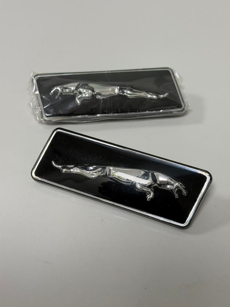 Jaguar XJ6 XJ12 Series 1 2 3 Wing Badge Embleem Set Nieuw, Auto-onderdelen, Ophalen of Verzenden, Nieuw, Jaguar