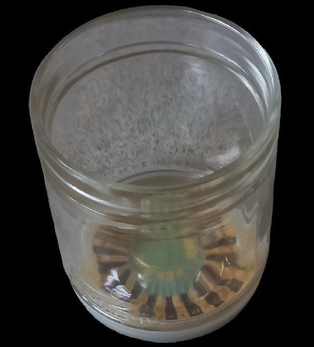 Verre à boire Pernod avec jeu de roulette, Retrohouse@telenet.be, Enlèvement ou Envoi, B, Ustensile