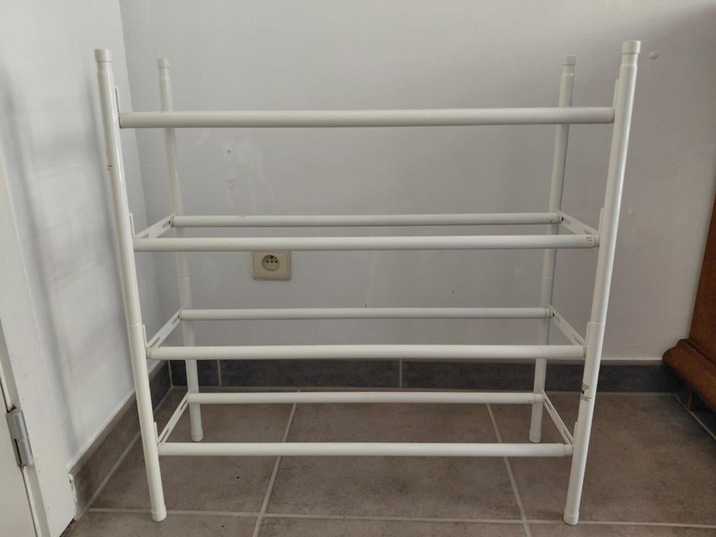 Klein wit schoenenrekje, Ophalen
