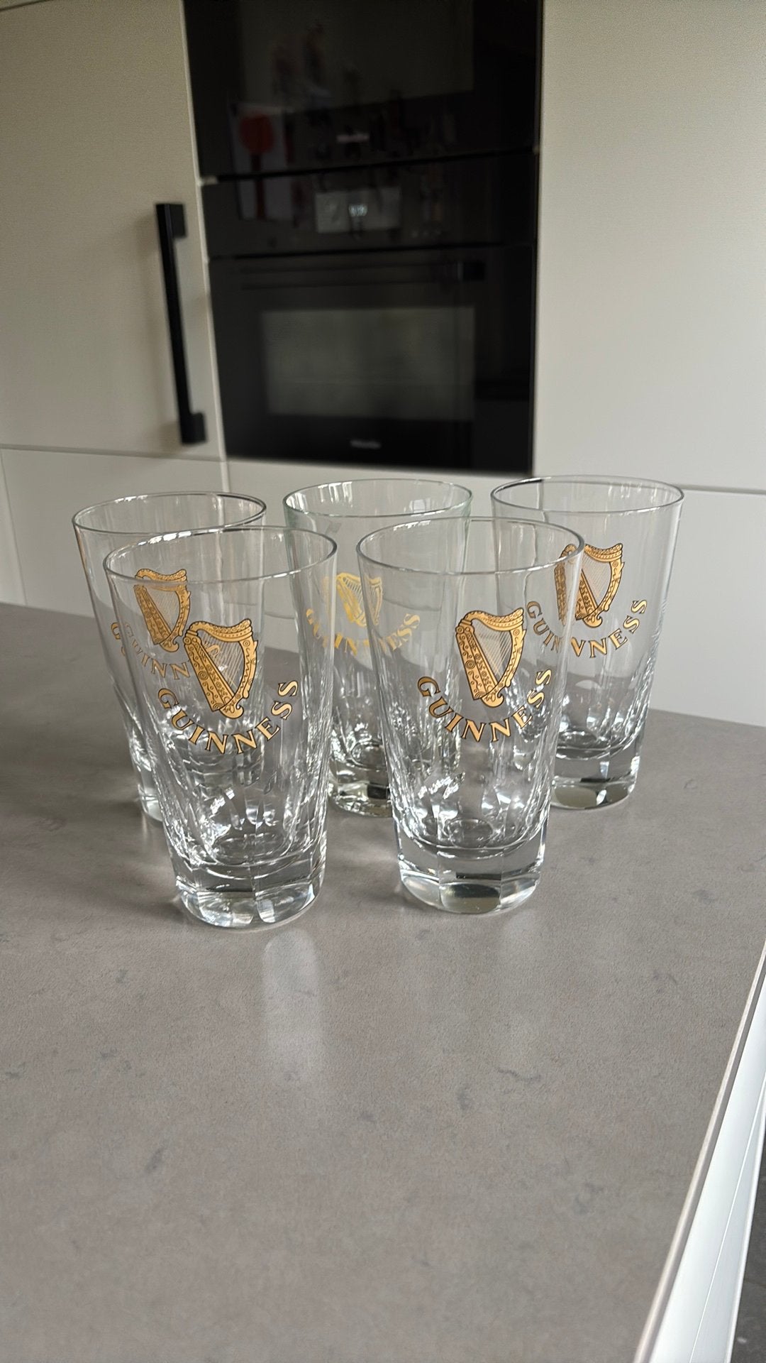 GUINNESS glazen 33cl 5stuks, Ophalen of Verzenden, Zo goed als nieuw