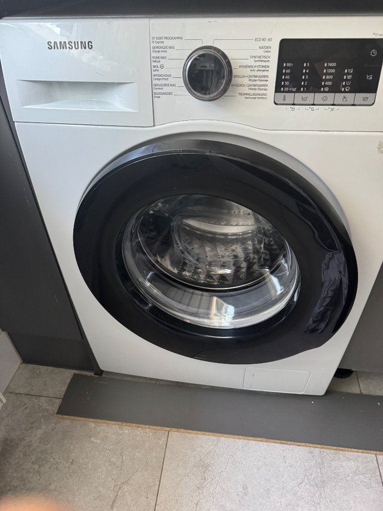 Wasmachine, 1200 tot 1600 toeren, Gebruikt, Handwasprogramma, 8 tot 10 kg