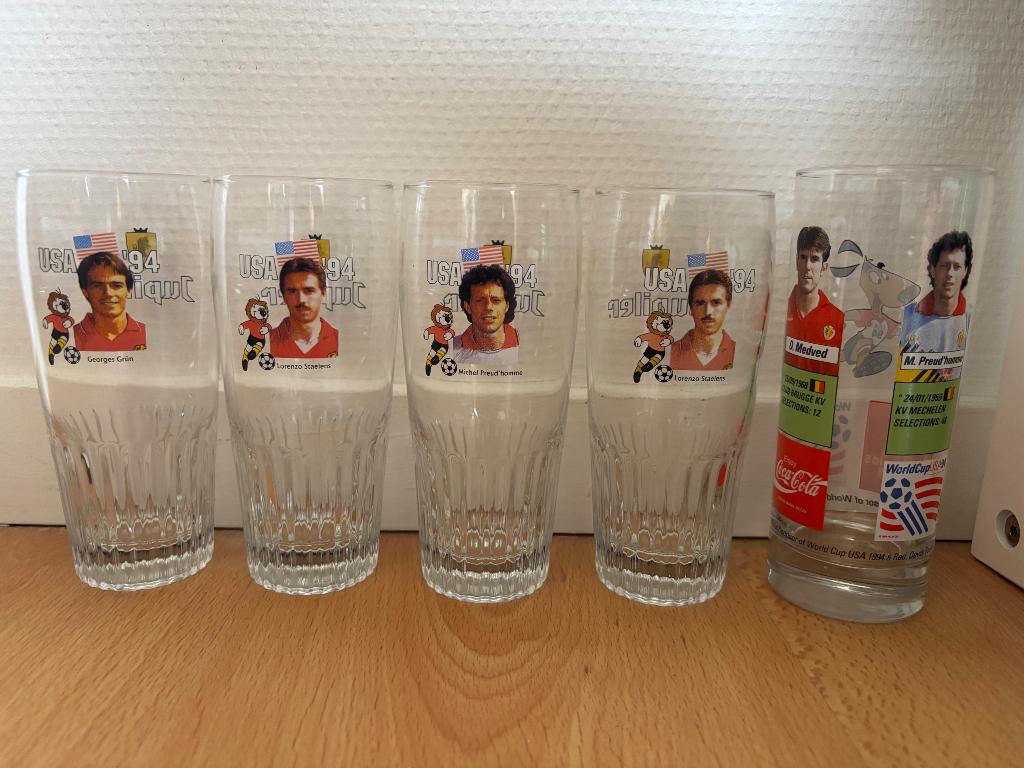Set 4 Jupiler bierglazen en 1colaglas wk94 rode duivels, Verzamelen, Biermerken, Gebruikt, Glas of Glazen, Jupiler, Ophalen of Verzenden