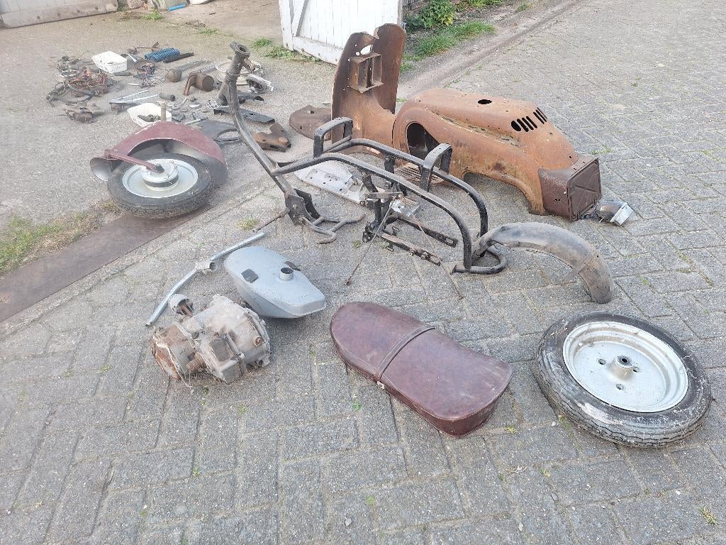 Zundapp Bella R201 1956 in onderdelen, Motoren, Scooter