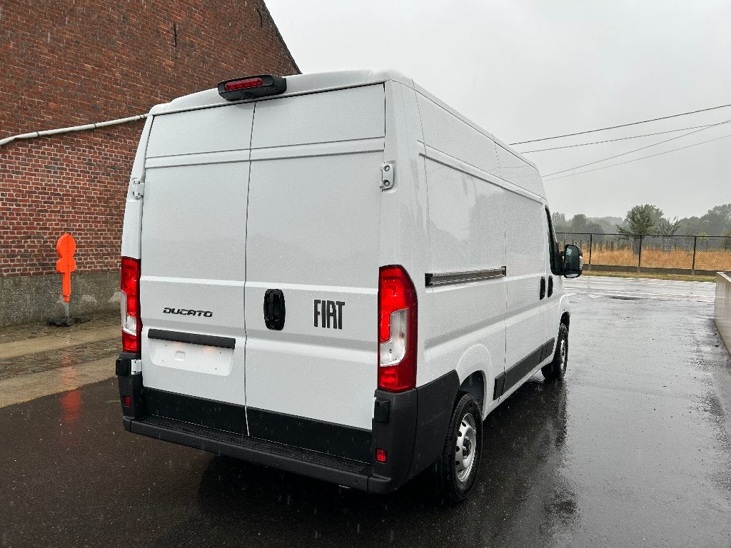 FIAT DUCATO 3,3T L2H2 2.2L Euro 6 MANUEEL DIRECT LEVERBAAR !, Dealer onderhouden, 4 cilinders, 2500 kg, Wit