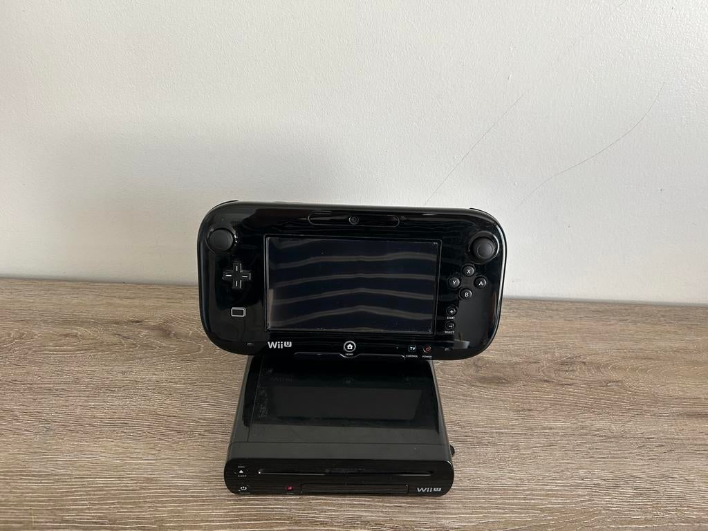 Nintendo Wii U 32GB Premium Pack met 2 Games, Games en Spelcomputers, Ophalen, Zo goed als nieuw