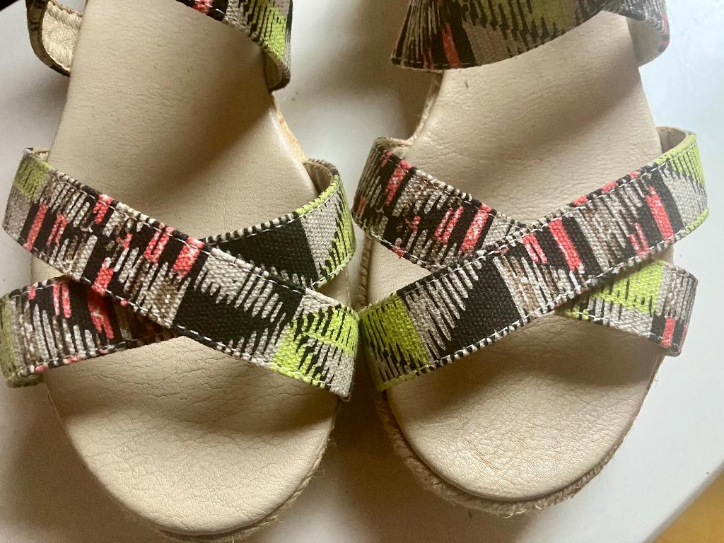 Sacha sandalen.M 38-kleurrijke print - nauwelijks gedragen, Ophalen, Wit, Sandalen of Muiltjes, Zo goed als nieuw