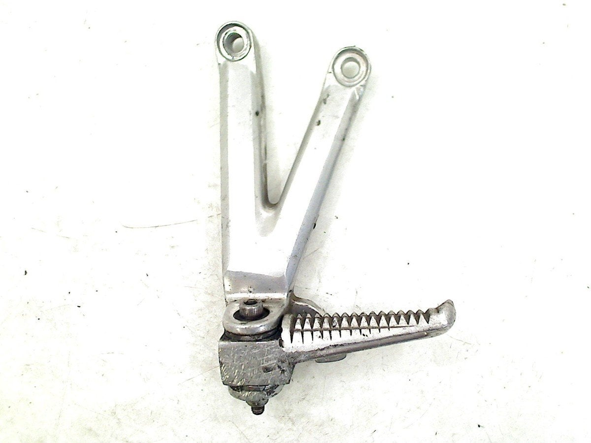 REPOSE PIEDS SUPPORT ARRIÈRE GAUCHE Yamaha, Yamaha Motor Europe N.V., Utilisé, Customersupport@yamaha-motor.co.uk, Koolhovenlaan 101
1119 NC  Schiphol-Rijk, NL