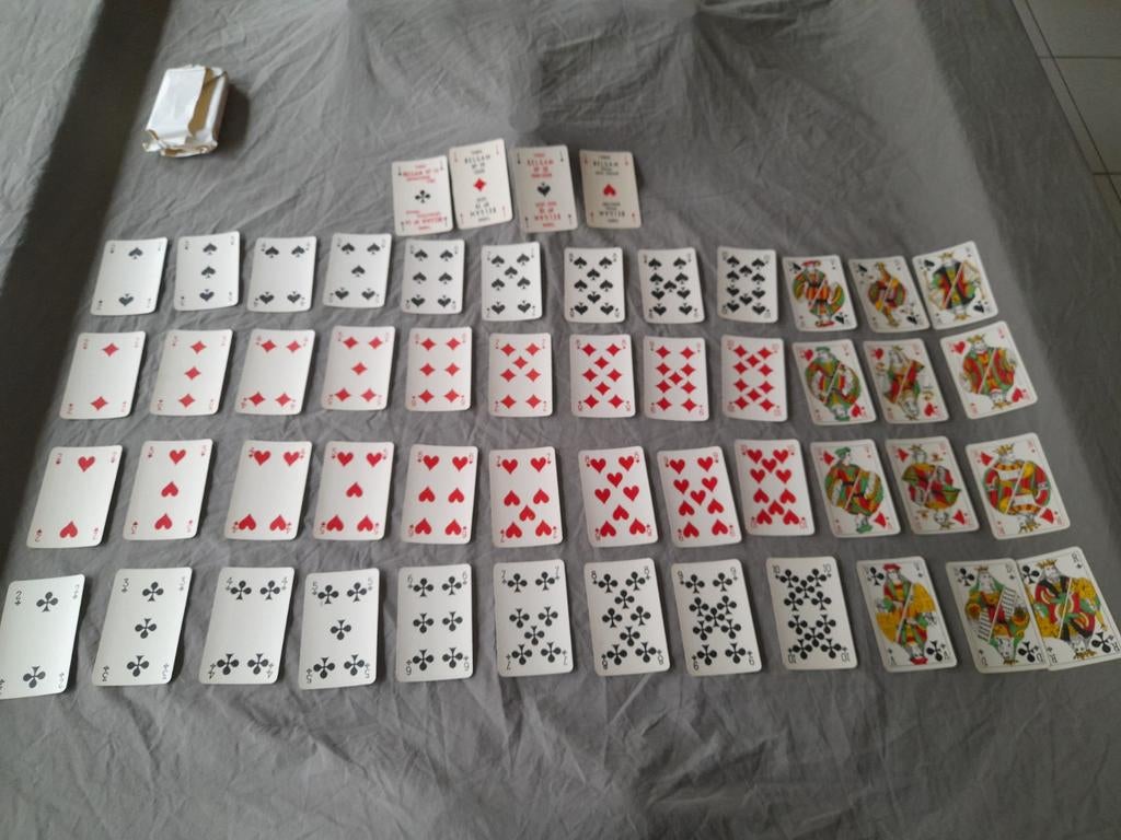 Speelkaarten en viltjes  belga sigaretten, Ophalen of Verzenden, Speelkaart(en)