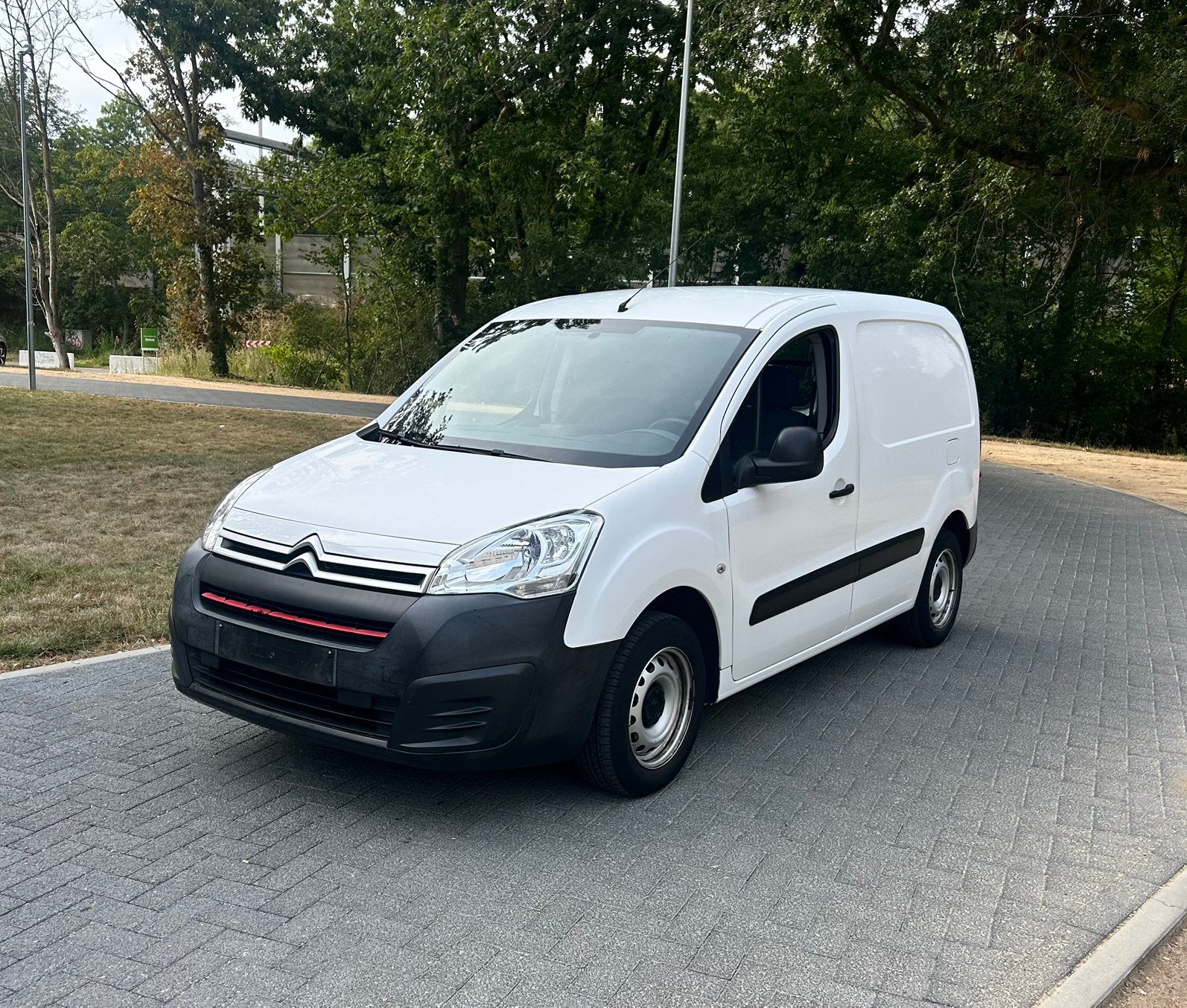 Citroën Berlingo 2016 • 1.6i • 12.000KM • EERSTE EIGENAAR, Achat, Euro 6, Entreprise, Citroën