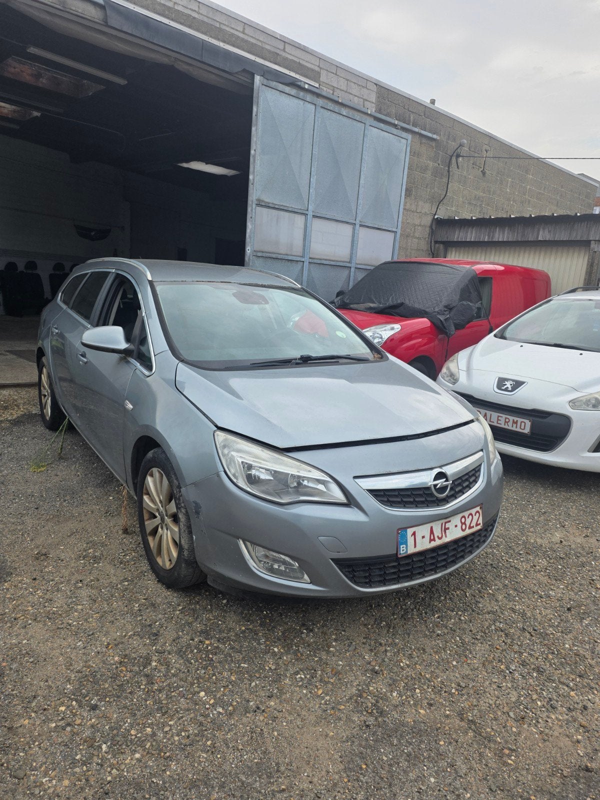 Opel Astra Sports Tourer 1.7 Cdti  injectors schade, Auto's, Voorwielaandrijving, Euro 5, Stof, Zwart