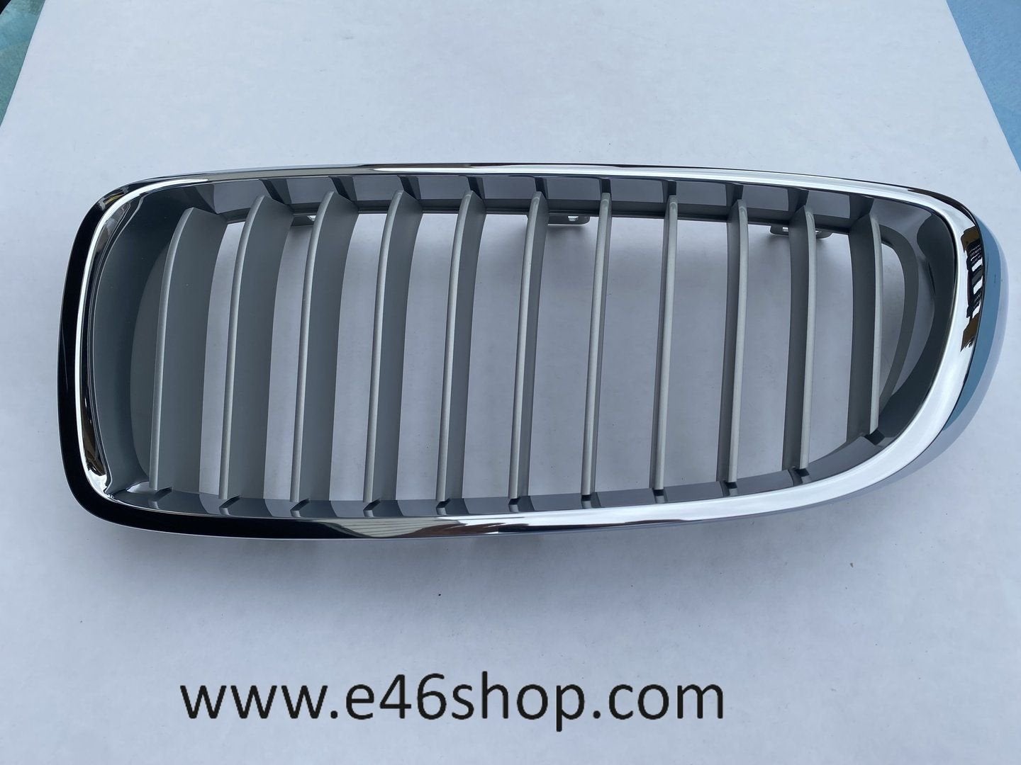 BMW 4 SERIE GRILLE LINKS CHROME GRIJS NIEUW OEM 51137294819, Neuf, -, -, Enlèvement ou Envoi