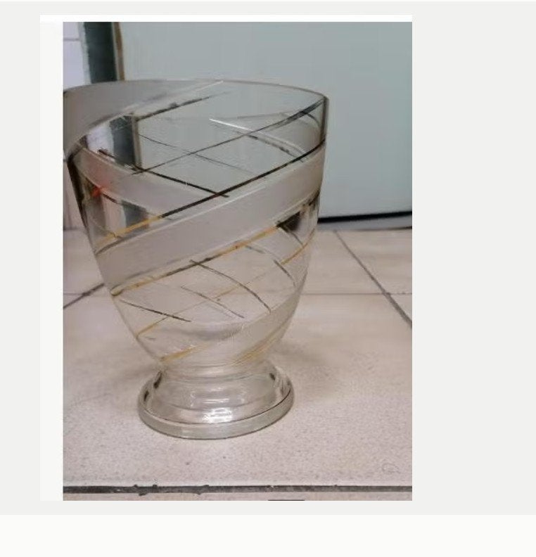 très joli vase en cristal et or, Enlèvement
