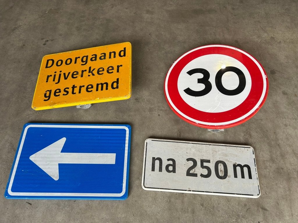 verkeersbord/verkeersborden/verkeers borden divers gebruikt, Ophalen, Gebruikt, Overige typen