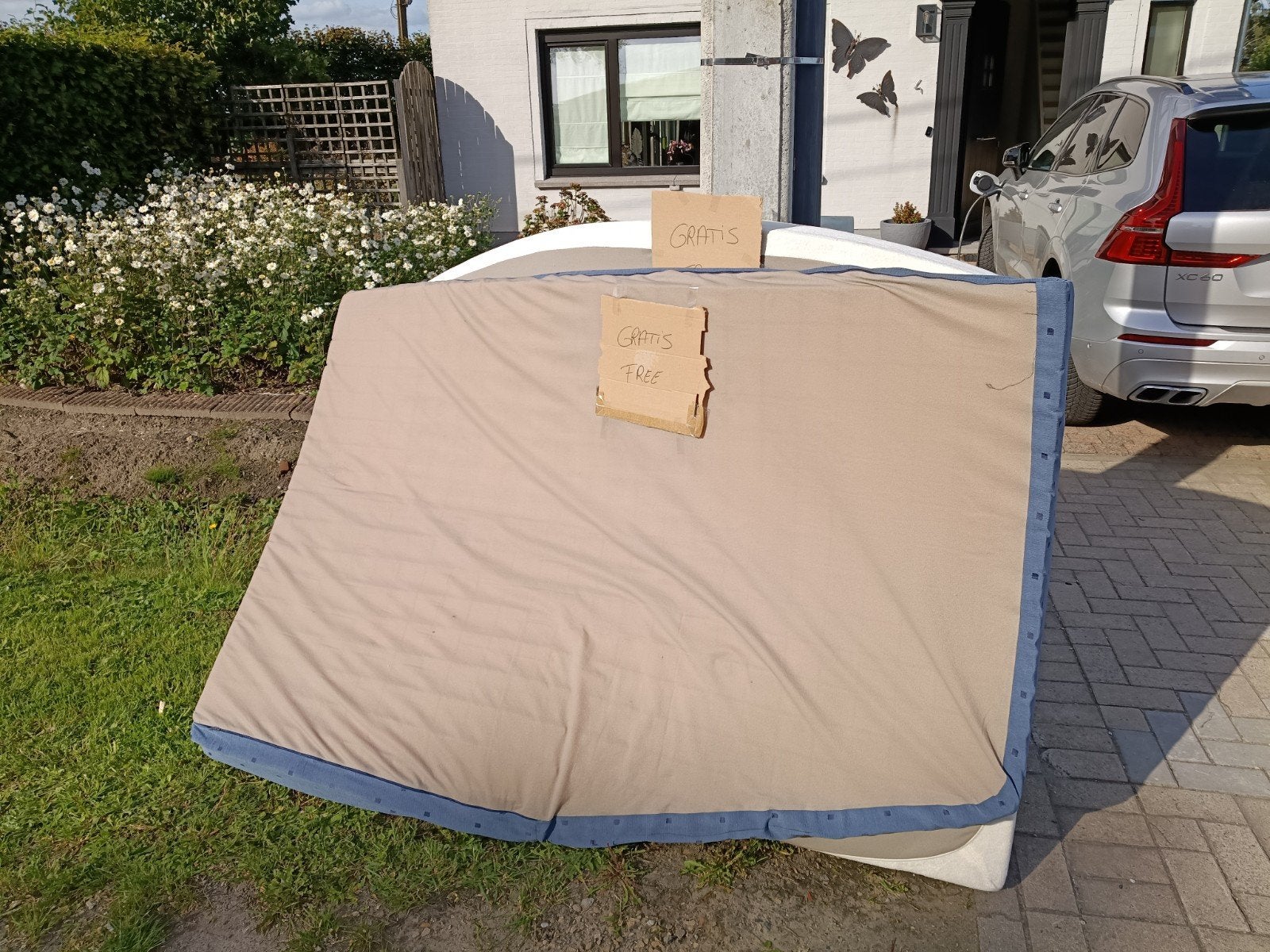 gratis twee oude matrassen, Caravanes & Camping, Enlèvement, Utilisé