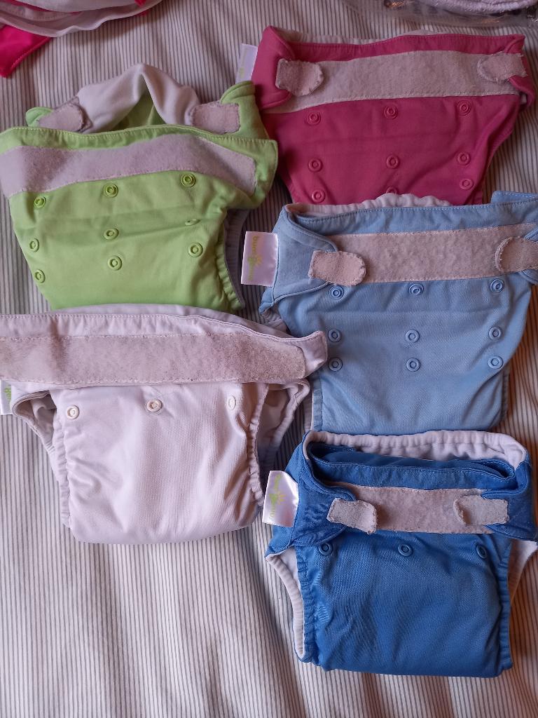 Couches lavables BumGenius et Charlie Banana – à donner, Enfants & Bébés, Enlèvement, Utilisé, Autres types, Autres marques