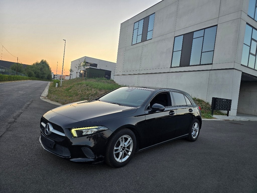 Mercedes A160 1.3i - 80 000km - 03/2019, Auto's, 4 deurs, Stof, Bedrijf, Handgeschakeld