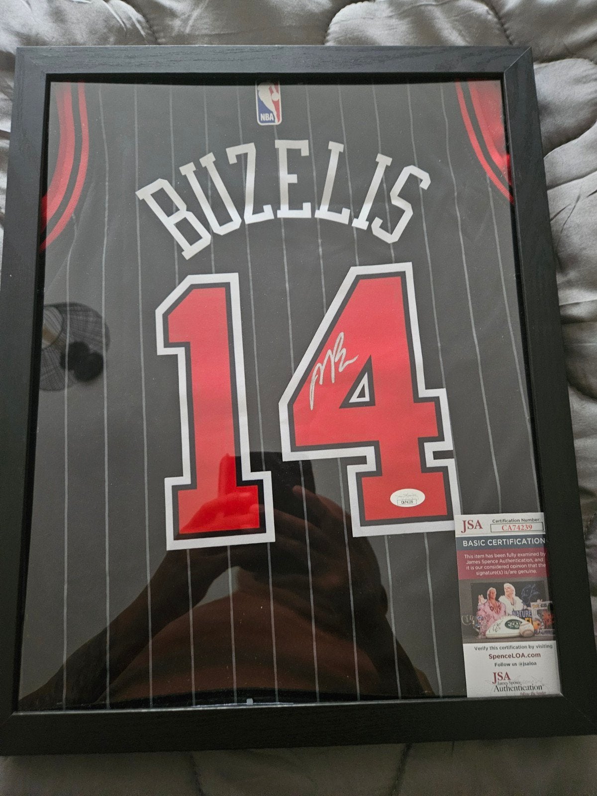 Maillot NBA dédicacé+grande photo BUZELIS Chicago Bulls, Enlèvement ou Envoi