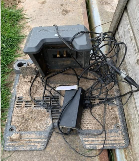laadstation voor Mammotion Luba1 (defect)  - zonder adapter, Tuin en Terras, Robotmaaiers, Ophalen, Gebruikt, Mammotion