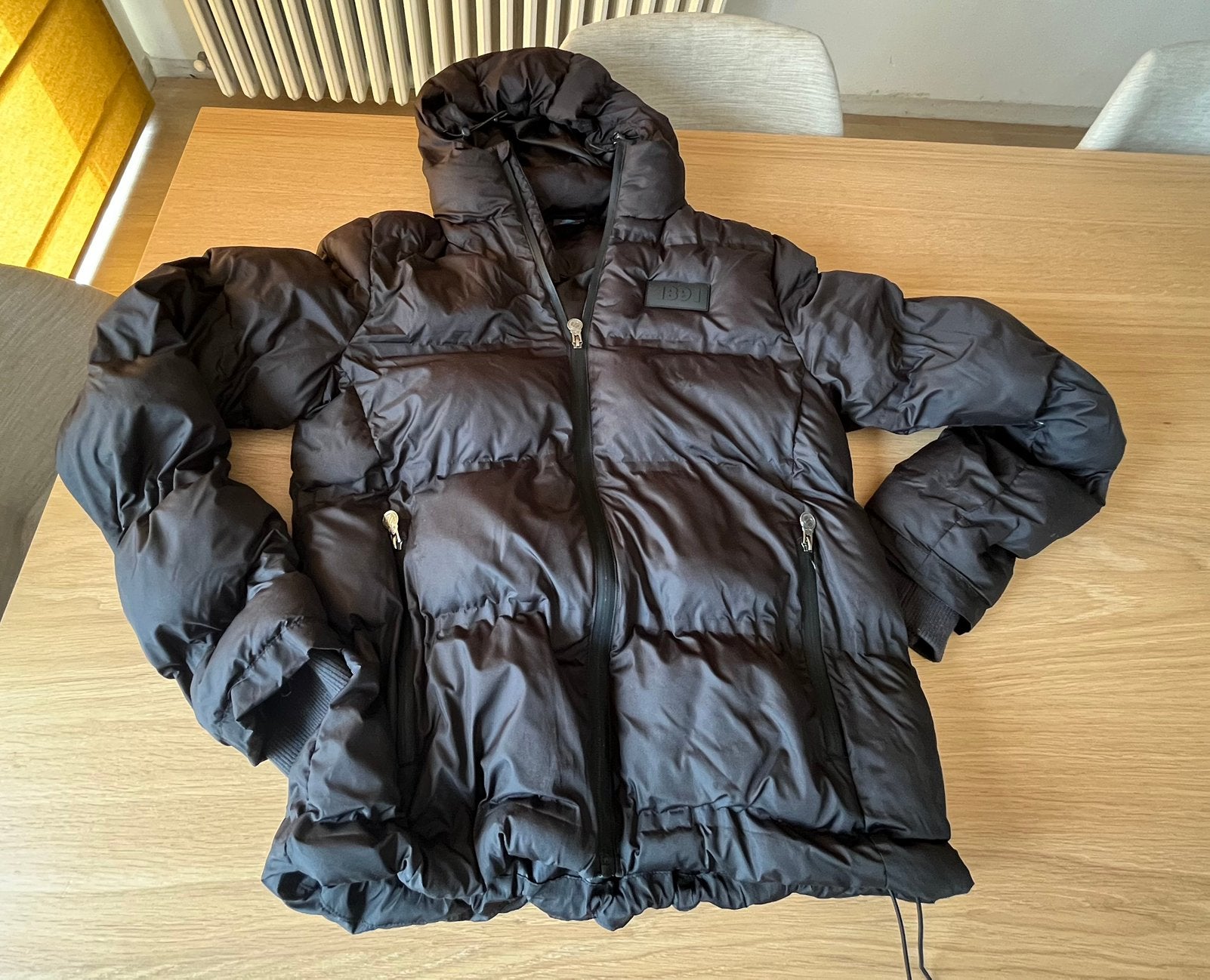 Zwarte winterjas Club Brugge (S): mooie staat, Ophalen of Verzenden, Gedragen, Maat 46 (S) of kleiner, Zwart