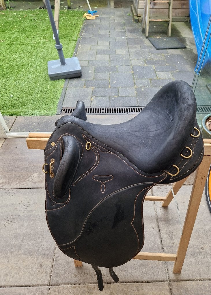 Wintec stock zadel, Animaux & Accessoires, Chevaux & Poneys | Selles, Enlèvement ou Envoi, L (17.5 pouces), Utilisé, Autres disciplines
