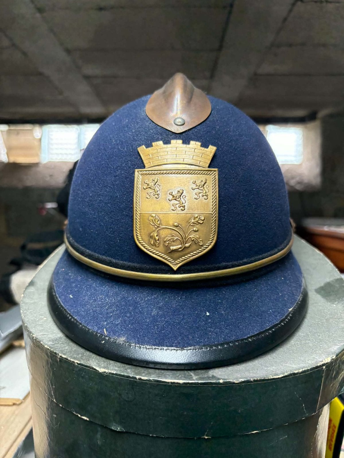 Casque de police, Enlèvement