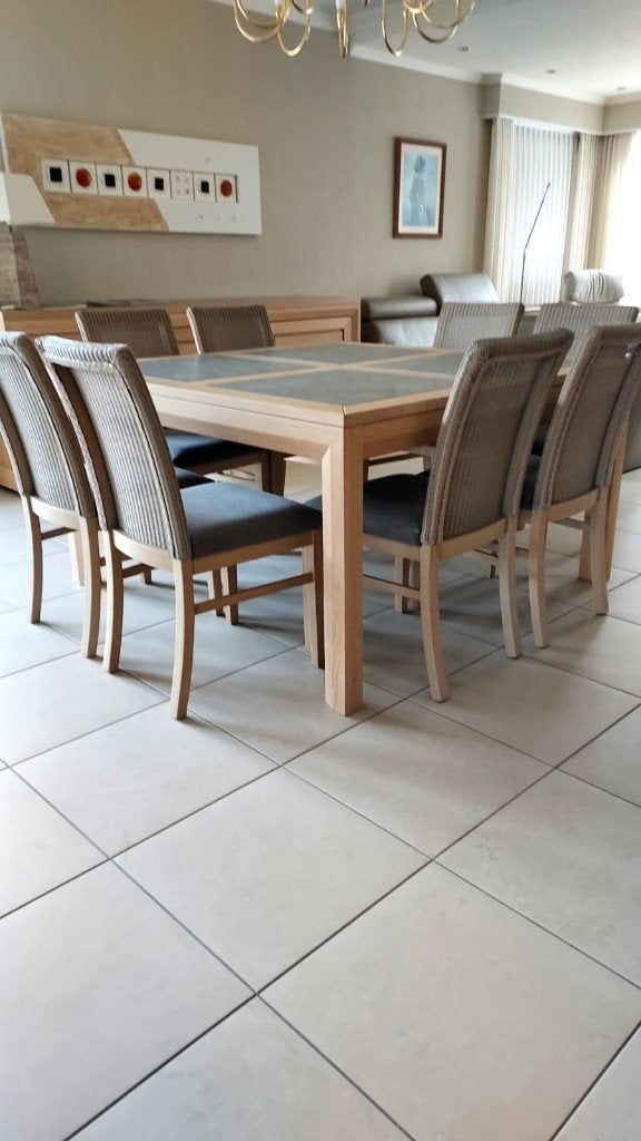 Eiken + marmeren eetkamerset: dressoir + tafel + 8 stoelen, Enlèvement, Comme neuf, Modern landelijk, 8 chaises ou plus