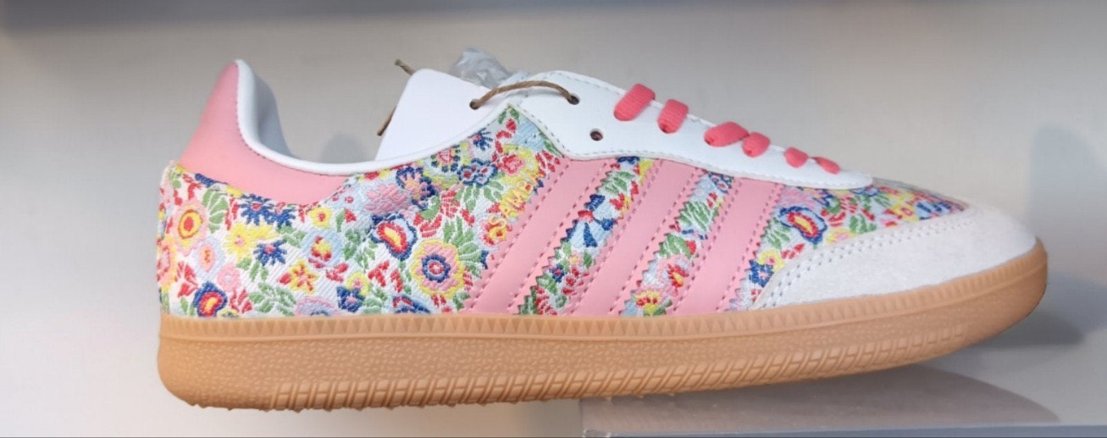 Adidas kids x Liberty London, Vêtements | Femmes, Enlèvement ou Envoi