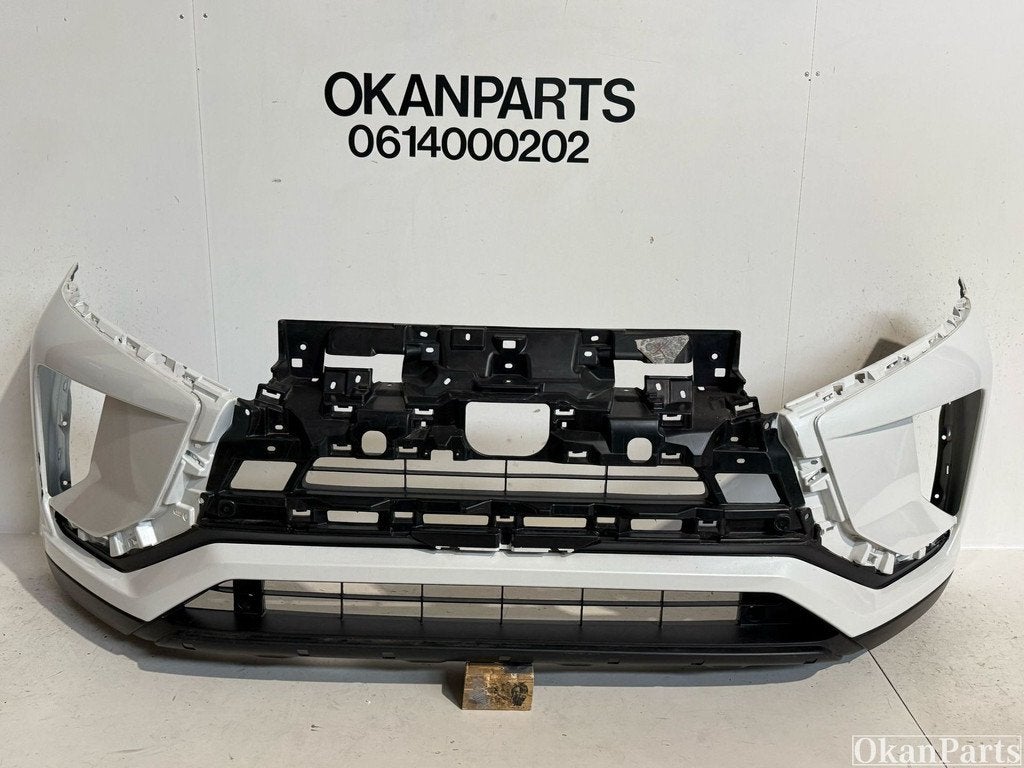 Mitshubishi Eclips Cross Voorbumper 6400H717ZZ, Auto-onderdelen, Carrosserie, Bumper, Voor, Gebruikt
