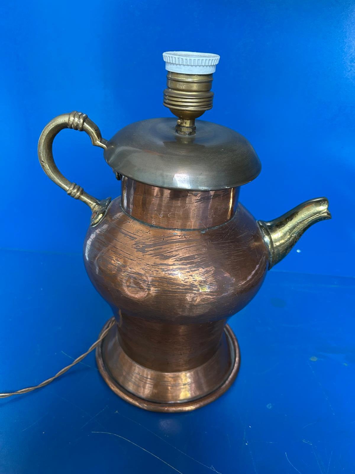 Vintage koperen theepot-lamp / tafellamp – messing details, Antiek en Kunst, Ophalen