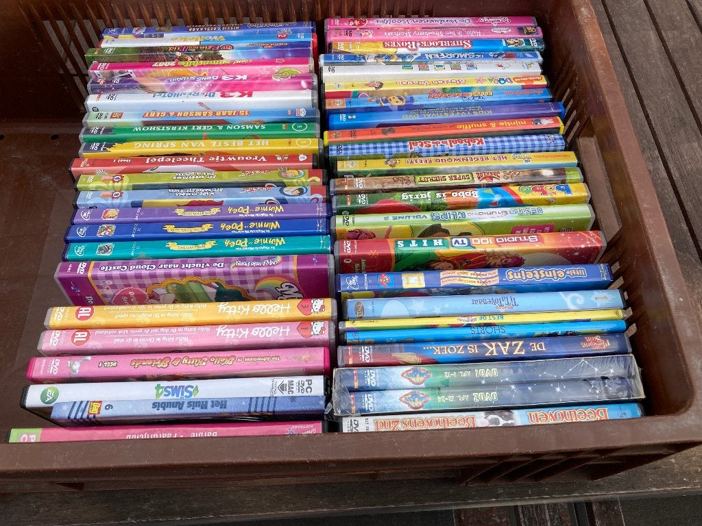 Doos met 41 DVD’s voor kinderen : nieuw tot topstaat, Ophalen, Nederlands, Overige typen, Nederlands