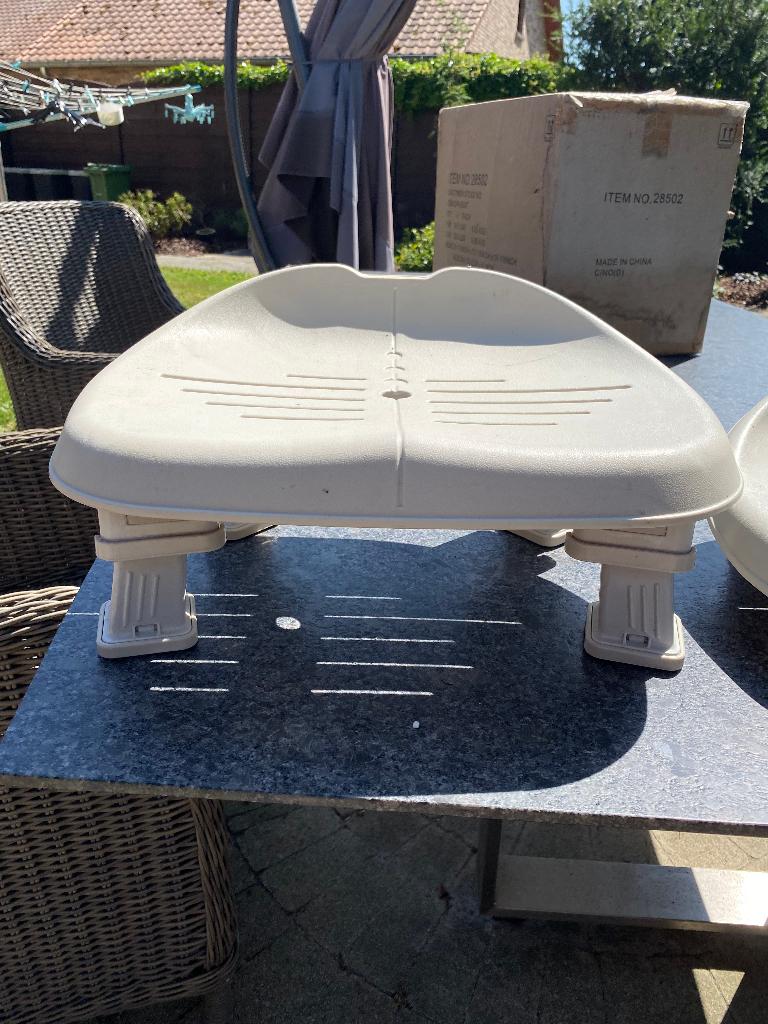 jacuzzi zitje, Ophalen, Zo goed als nieuw