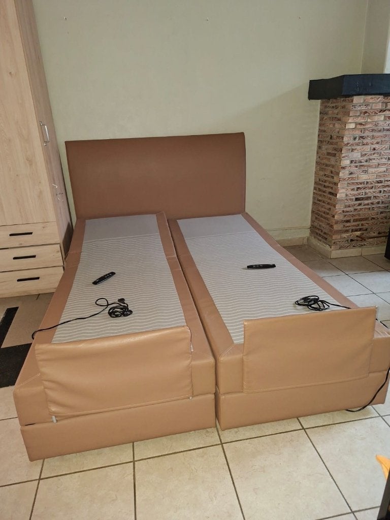 Elektrisch verstelbaar bed, Autres dimensions, Beige, Comme neuf, Enlèvement