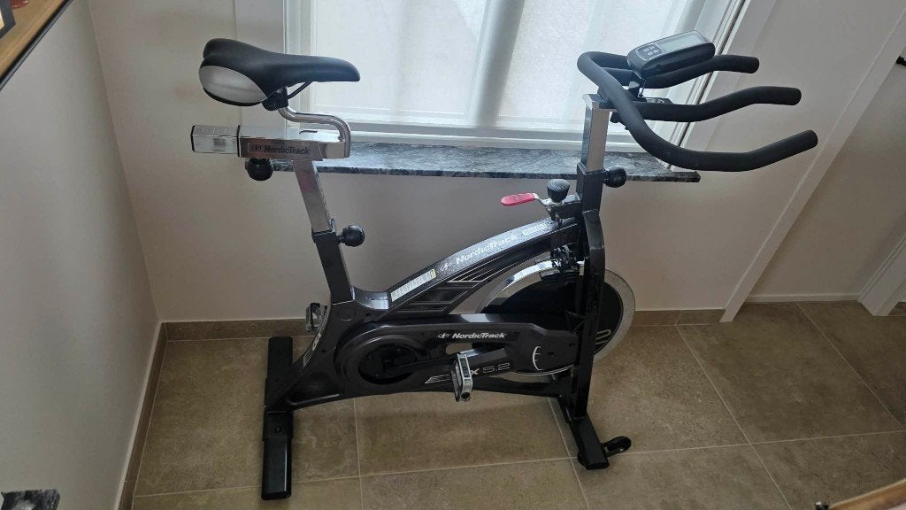 Vélo de spinning Nordictrack GX 5.2, Sports & Fitness, Vélo de spinning, G, G, G