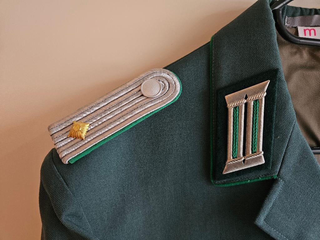 Originele uniformjas officier DDR NVA, Ophalen of Verzenden, Landmacht, Kleding of Schoenen