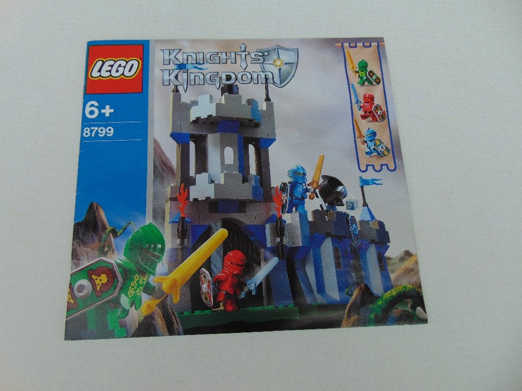 Lego 8799 Knights Kingdom II : Le mur du château des chevali, Enlèvement ou Envoi, Lego, Ensemble complet, Comme neuf