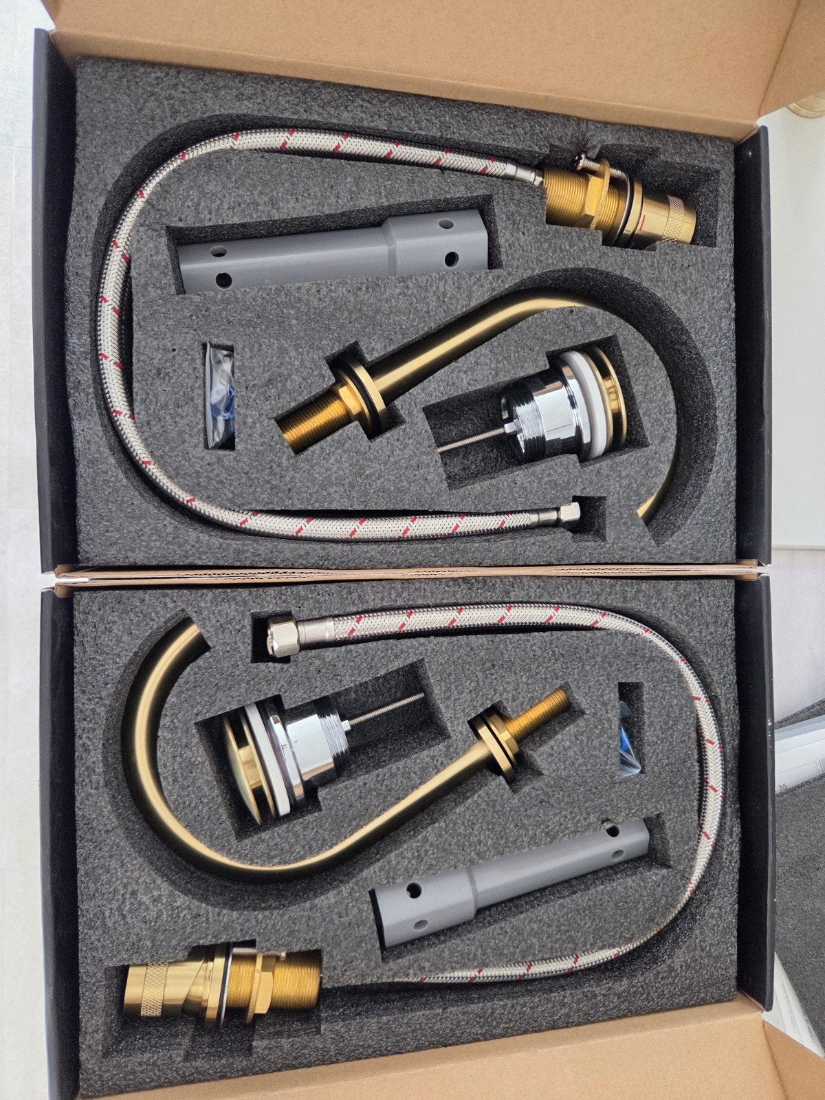 2x Gouden Gebogen Kranen voor Badkamer - Blaufoss, Ophalen, Nieuw, Kraan