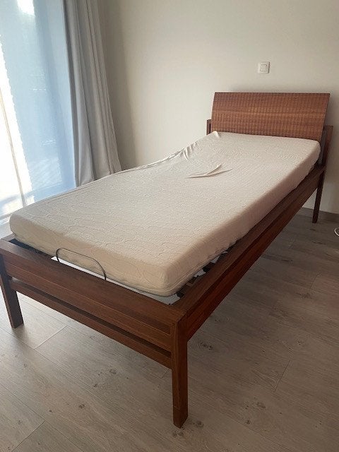 Ergonomisch bed van Nirwana, Ophalen, Strak, Eenpersoons, Bruin