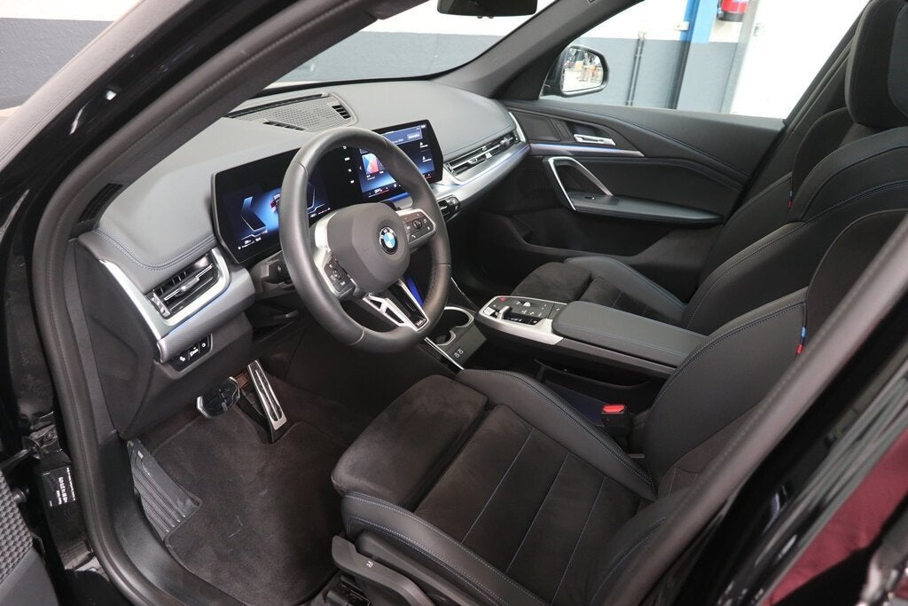 BMW X1 sDrive 18i M-Pakket Automaat Pano Trekhaak Zetelverw, 0 cilinders, Zwart, 5 zetels, 5 deurs