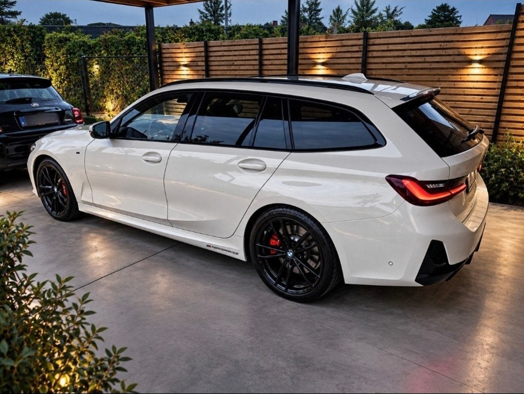 BMW 330i Touring Facelift, Auto's, Automaat, Zwart, Elektrisch, Particulier