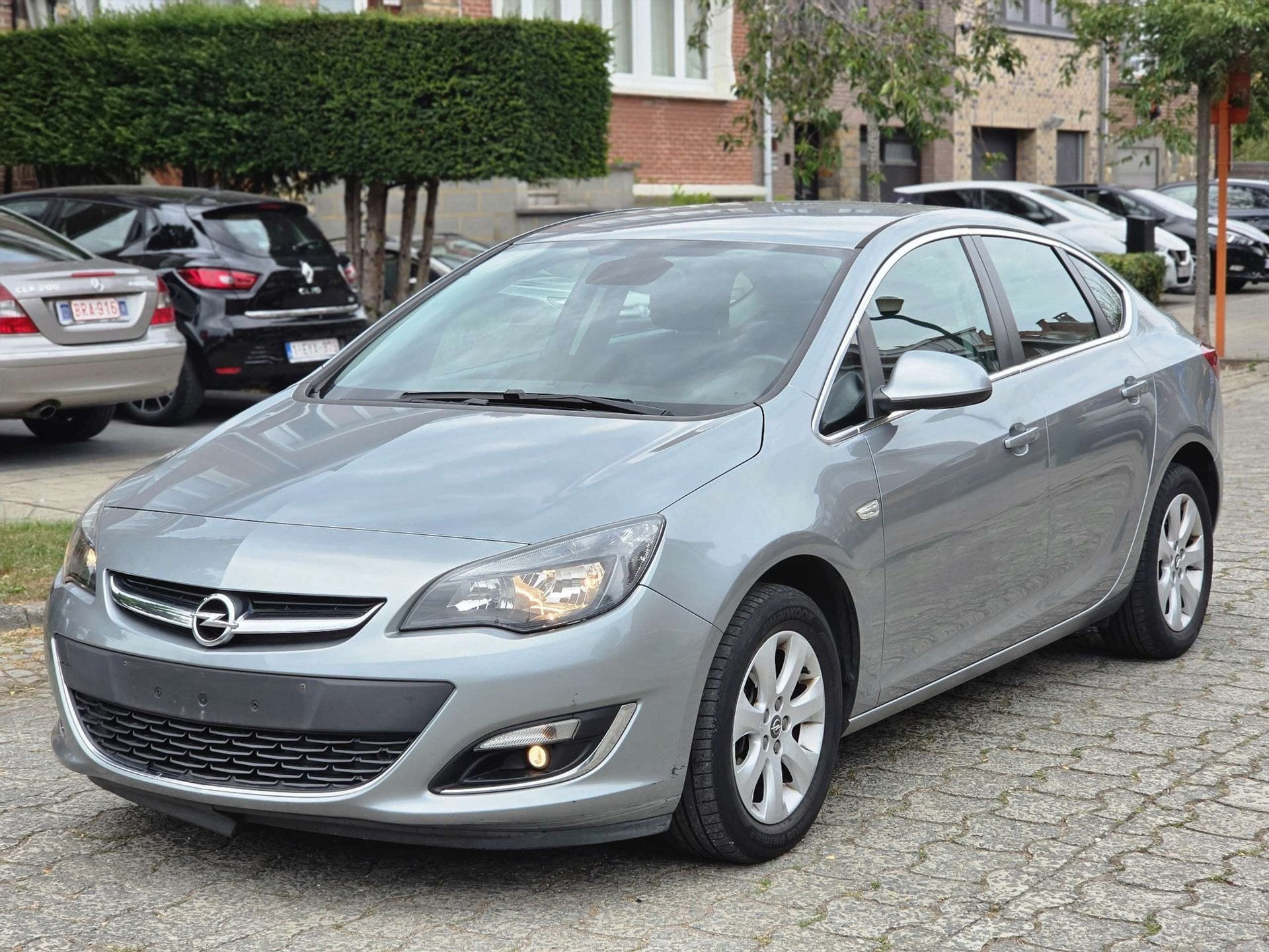Opel Astra 1.6i COSMO / 1E EIGENAAR / DEALER ONDERHOUDEN, Autos, Achat, Entreprise, Noir, 5 portes