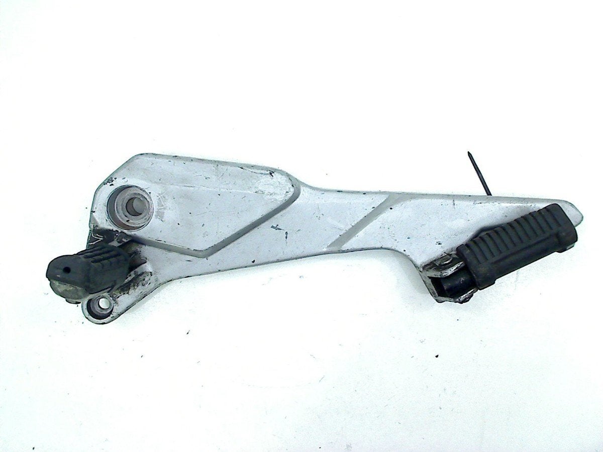 REPOSE PIEDS AVANT GAUCHE Honda (50625-MCB-610), Dhr. S. di Majo, Utilisé, Info@cama-motorparts.nl, P.J. Troelstraweg 8 8
3144 CX  MAASSLUIS, NL