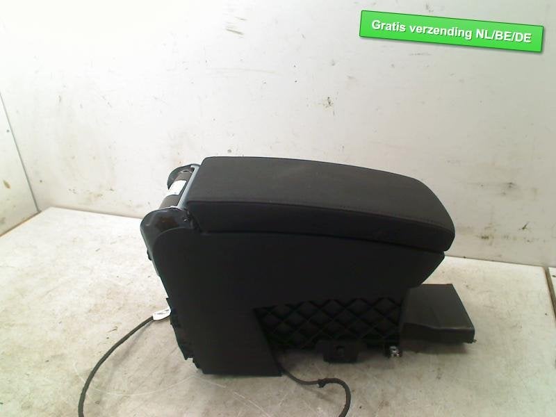 ACCOUDOIR Volkswagen CC (358) (01-2011/12-2016) (3AA864207), Volkswagen, Volkswagen AG, Utilisé, Kundenbetreuung@volkswagen.de