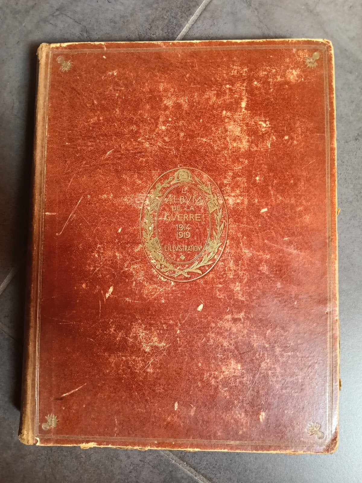 Boeken 2 delen album de la guerre 1914, Enlèvement