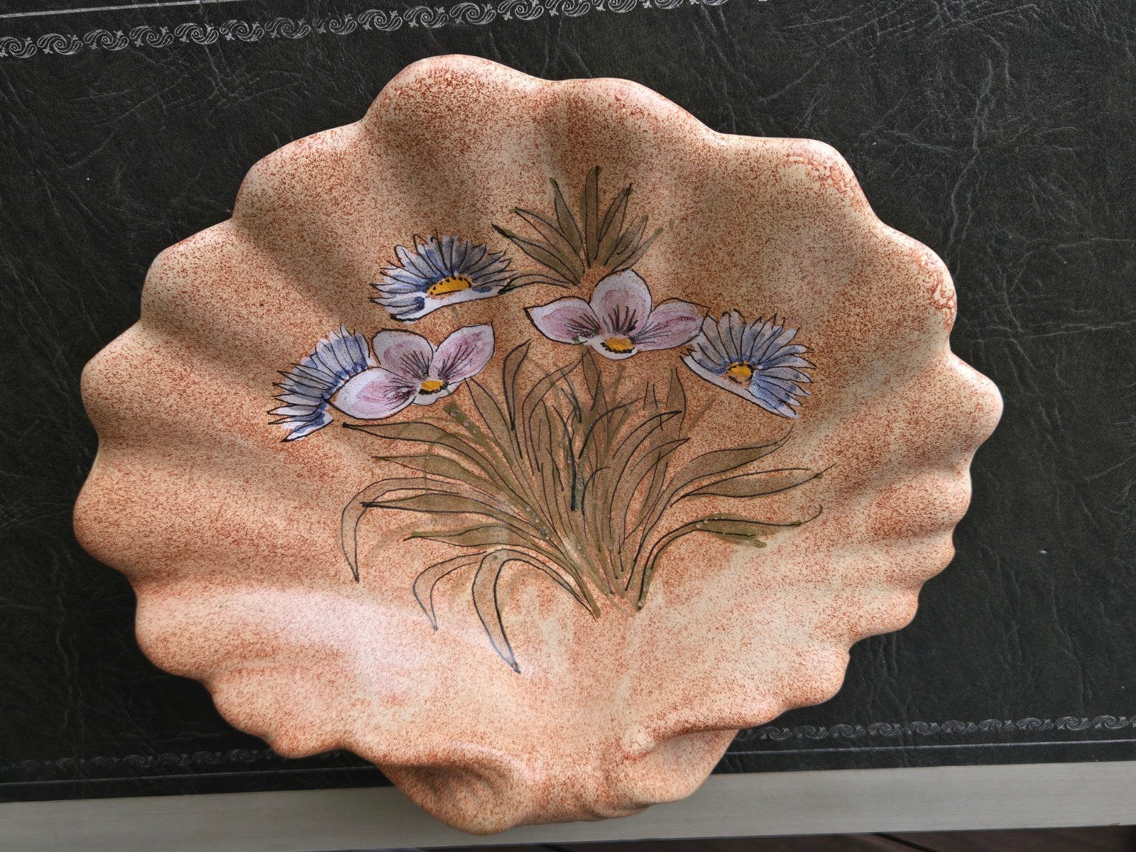 Belle grande coquille poterie, fabriquée main Vallauris, Enlèvement ou Envoi